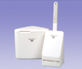 【写真】三角コーナー／トイレぶらし